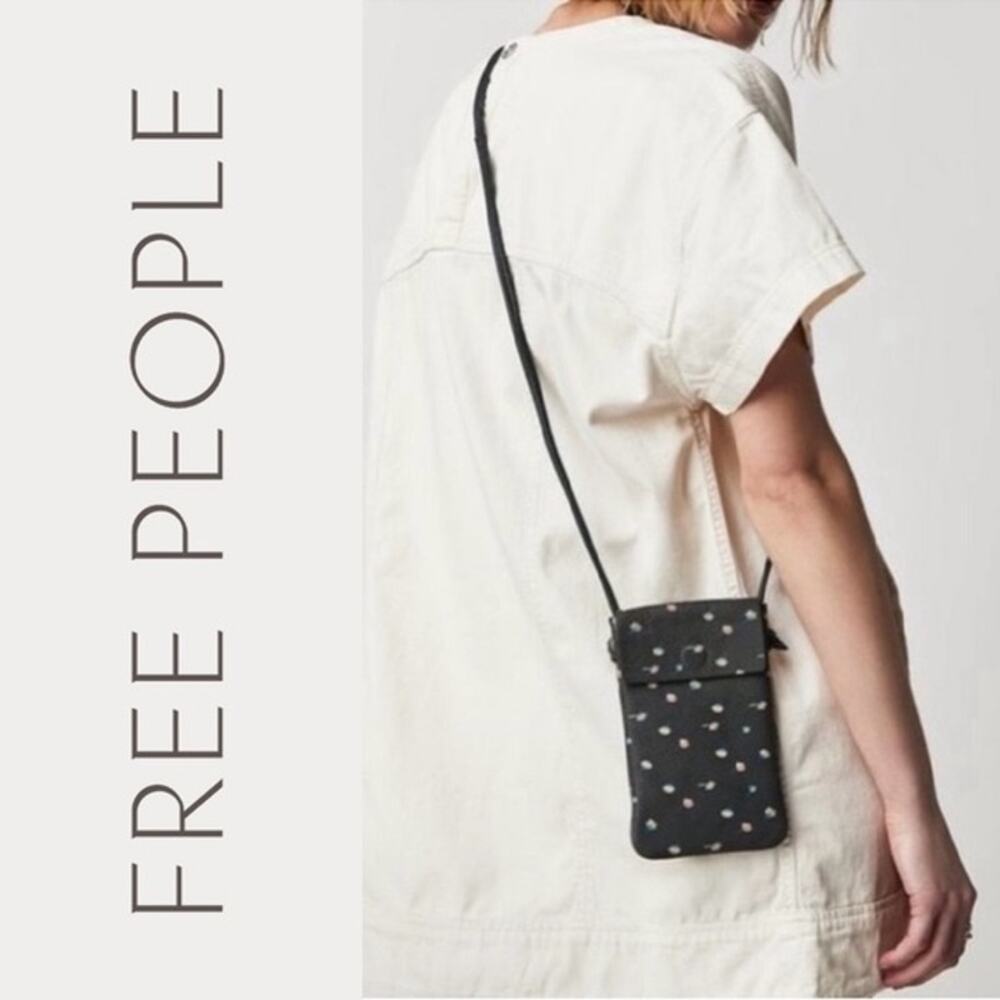 Free People Let’s Dance Phone Crossbody Bag Black Floral Leather NWOT - Picture 2 of 7